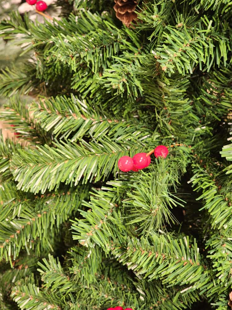 ÁRVORE PINHEIRO BERRY E PINHA 810 GALHOS 1,80CM